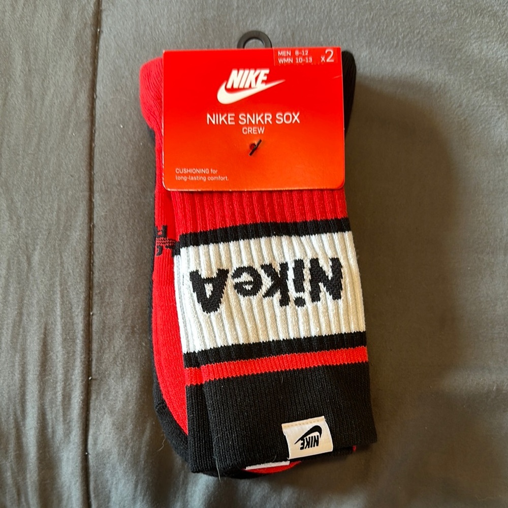 Nike Men's Black and Red Crew Socks
